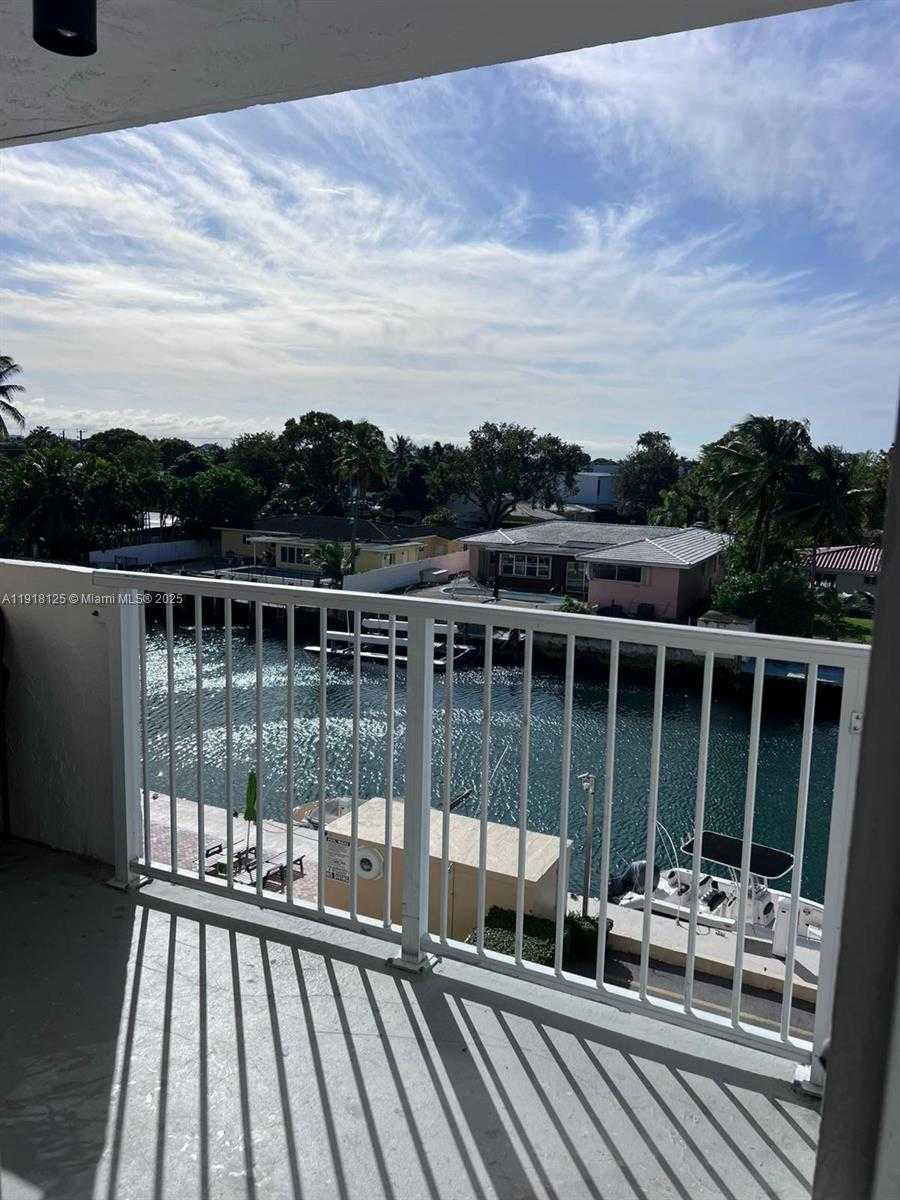 Small Image of 2020 NORTH EAST 135TH ST #404, North Miami Number 12