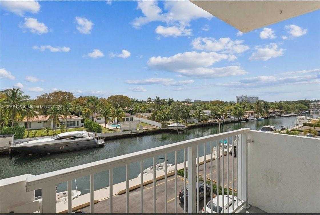 Small Image of 2020 NORTH EAST 135TH ST #404, North Miami Number 7