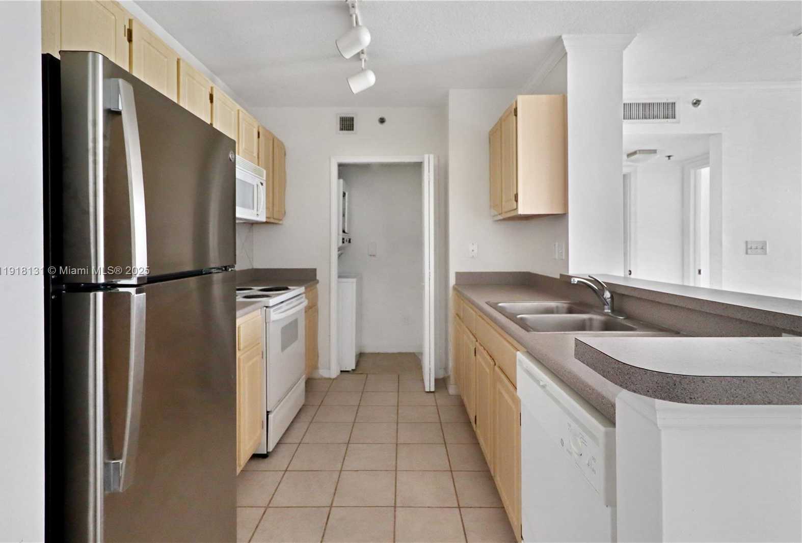 Small Image of 2665 SOUTH WEST 37TH AVE #908, Miami Number 6