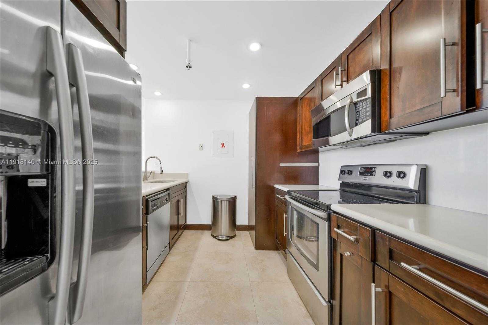 Small Image of 7601 EAST TREASURE DR #PH215, North Bay Village Number 7