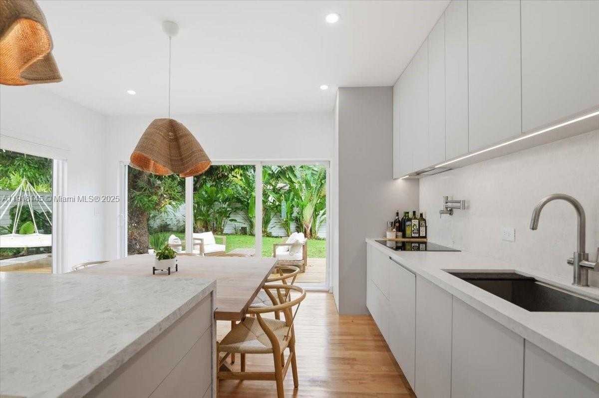 Small Image of 753 NORTH EAST 82ND TER, Miami Number 15