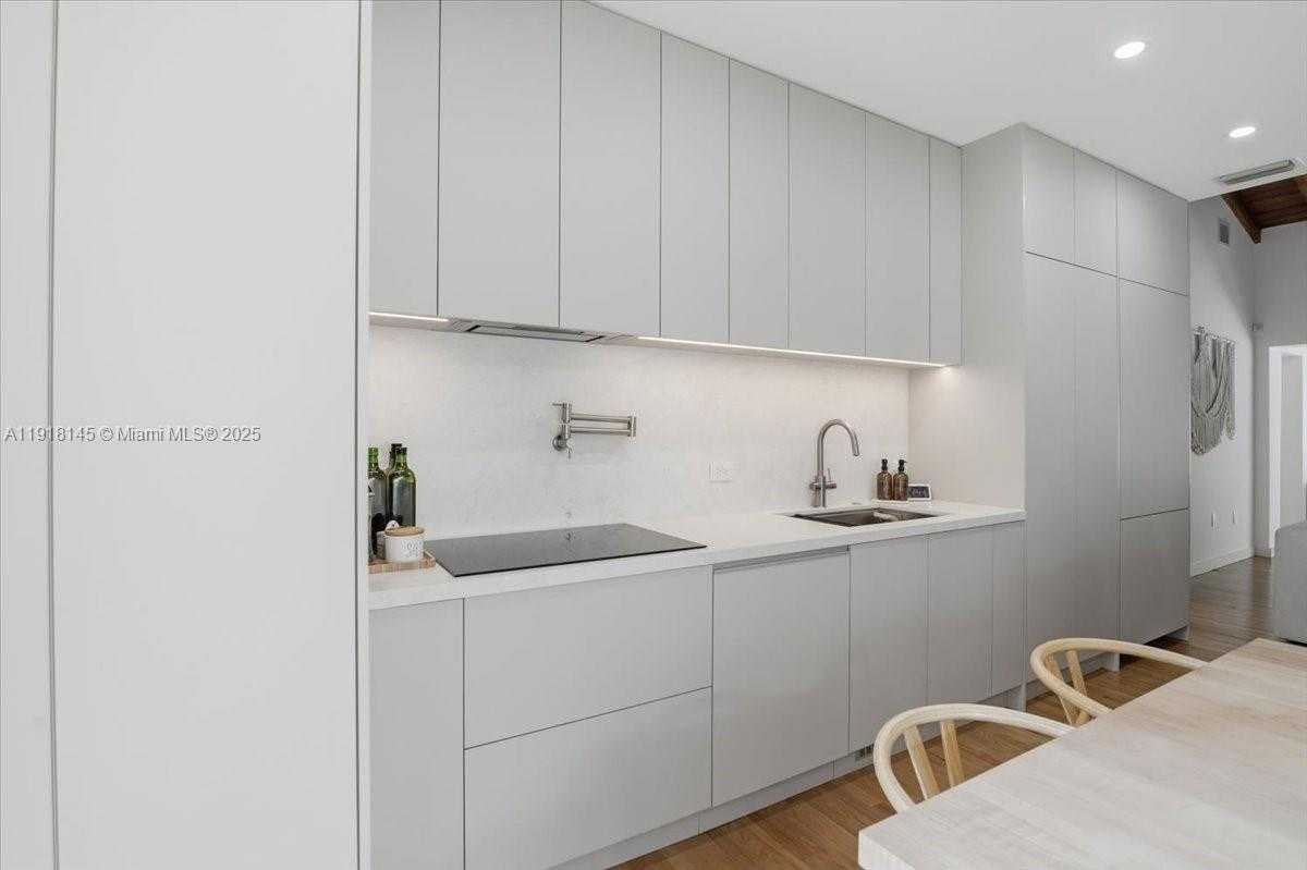 Small Image of 753 NORTH EAST 82ND TER, Miami Number 16