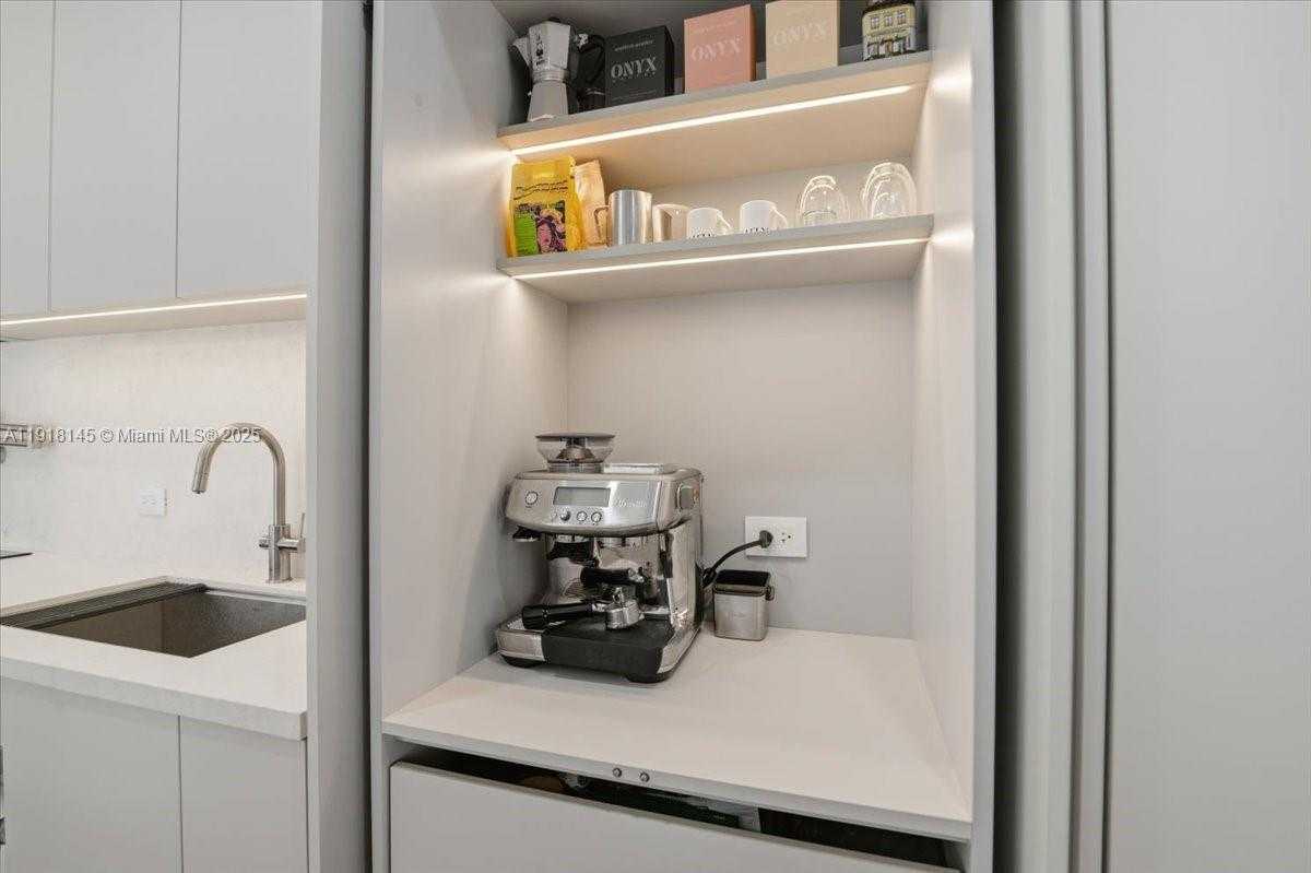 Small Image of 753 NORTH EAST 82ND TER, Miami Number 19