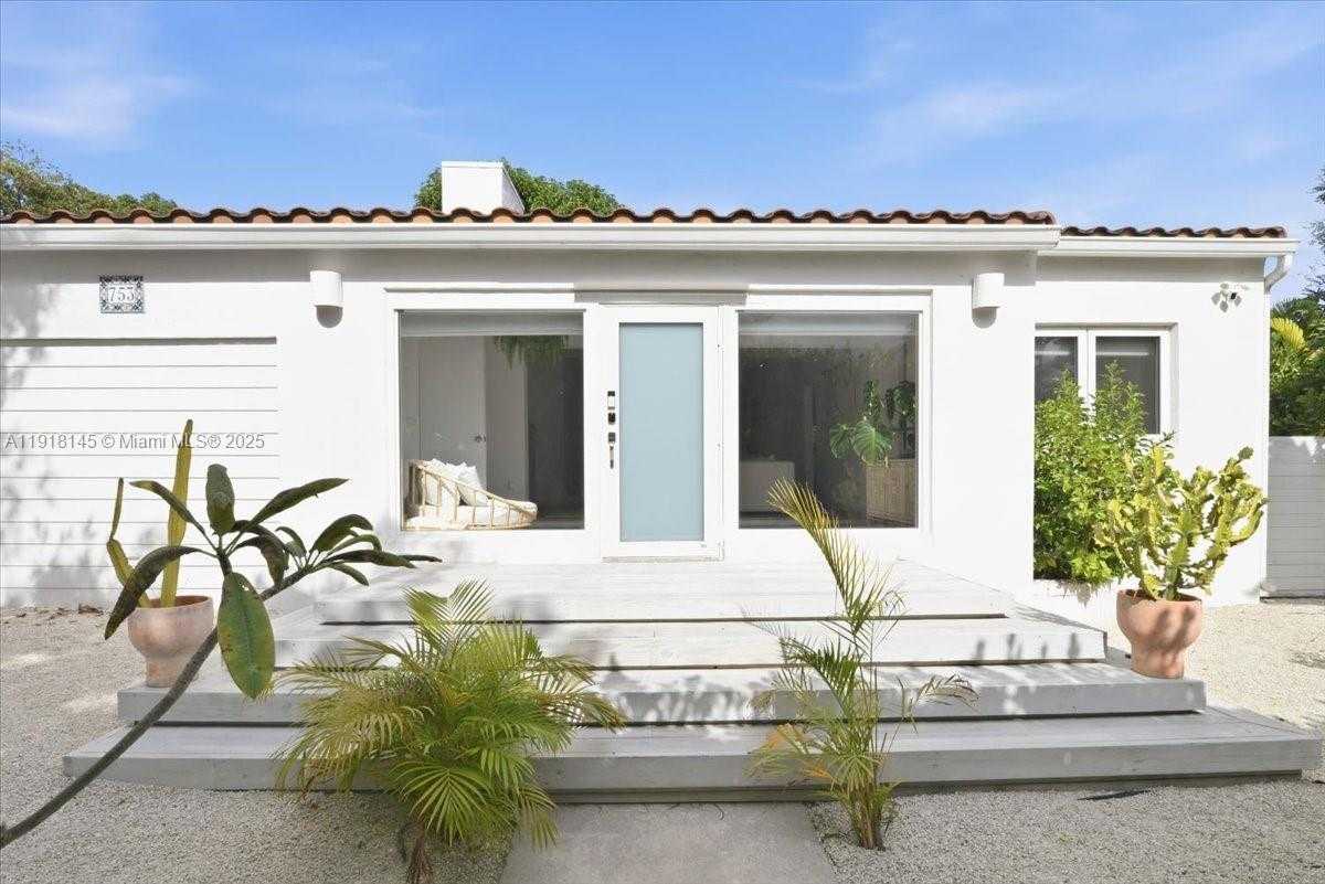 Small Image of 753 NORTH EAST 82ND TER, Miami Number 2