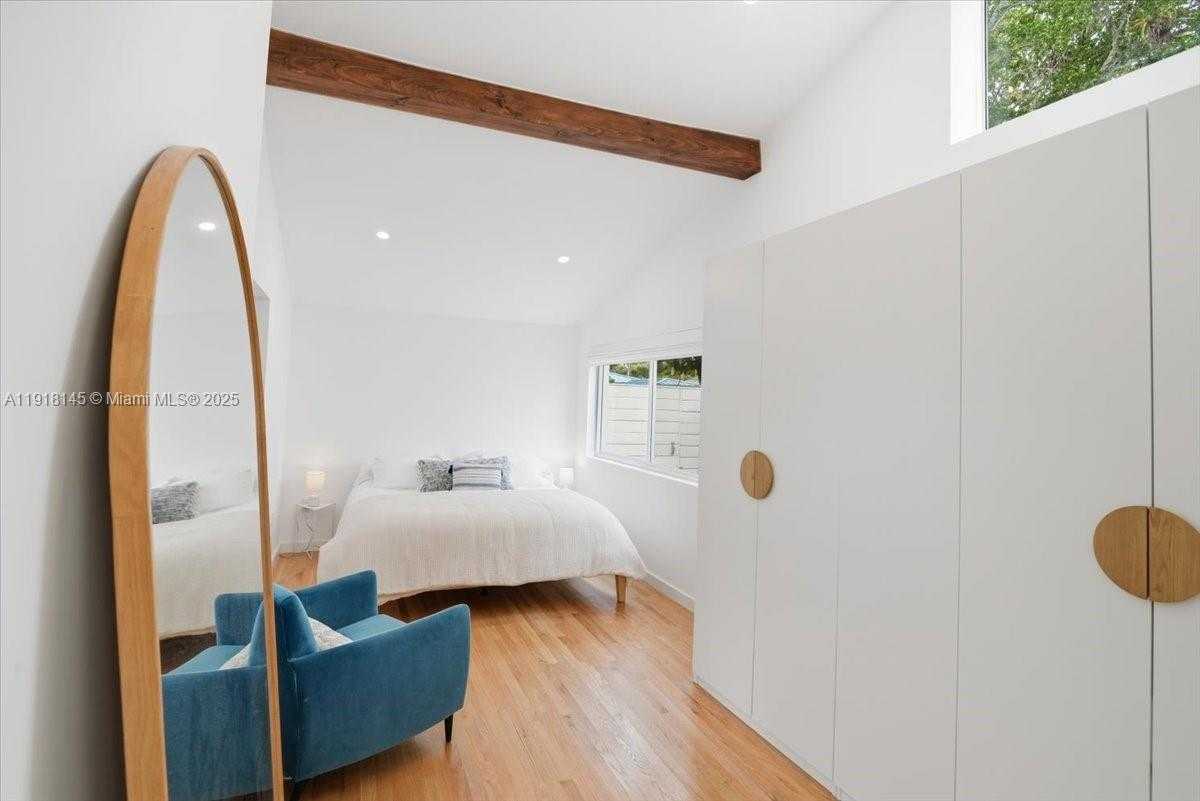 Small Image of 753 NORTH EAST 82ND TER, Miami Number 22