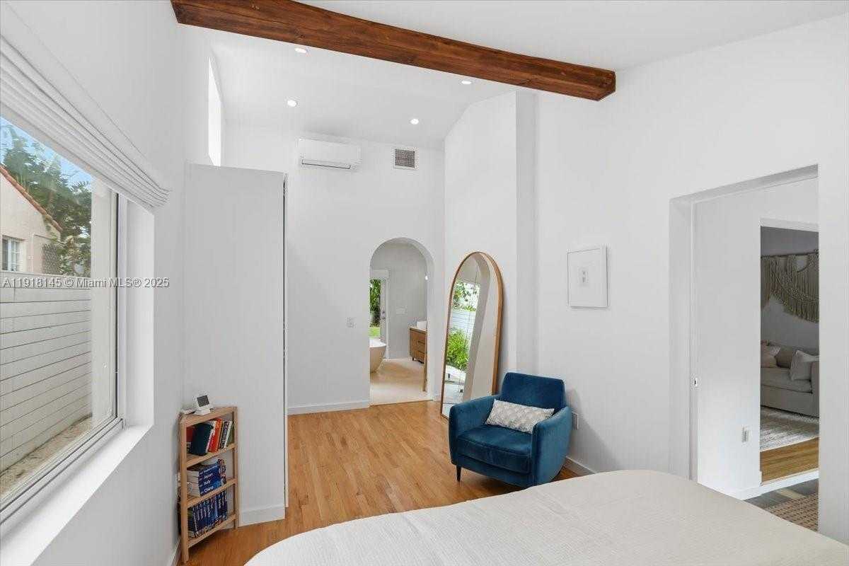 Small Image of 753 NORTH EAST 82ND TER, Miami Number 23