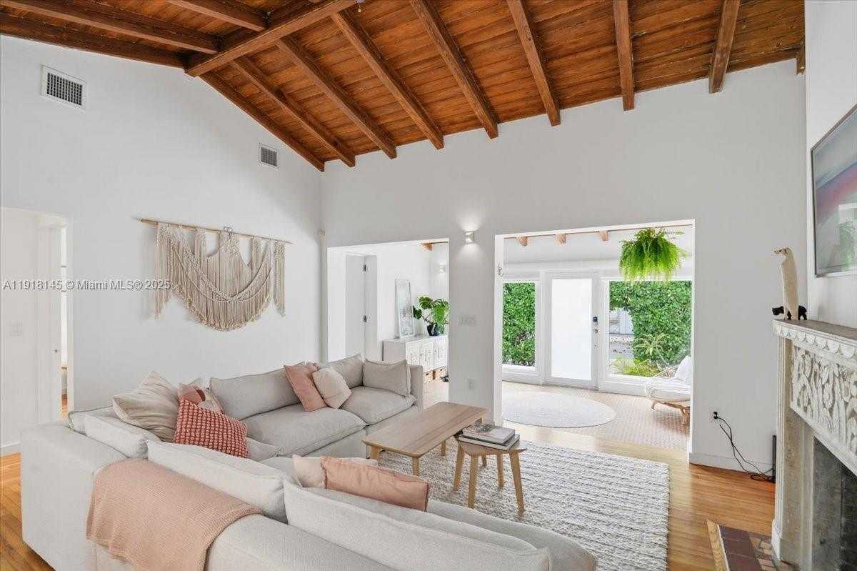 Small Image of 753 NORTH EAST 82ND TER, Miami Number 9