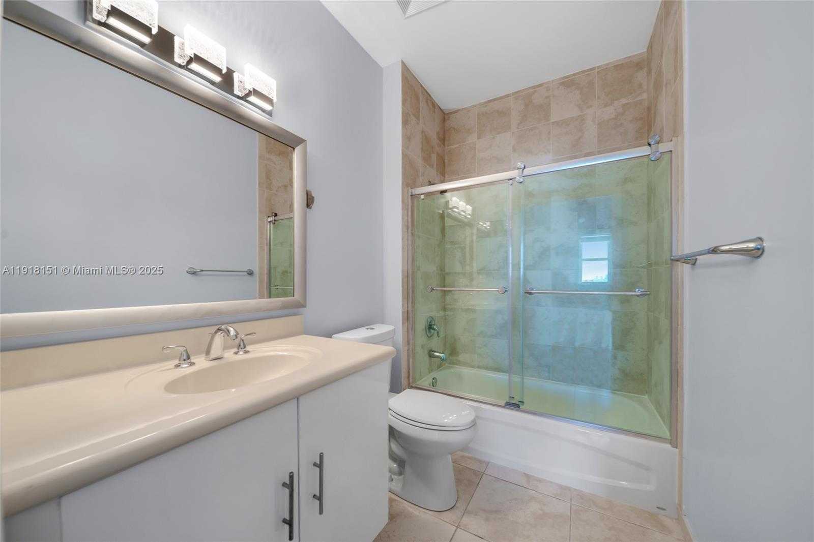 Small Image of 7900 HARBOR ISLAND DR #PH8, North Bay Village Number 30