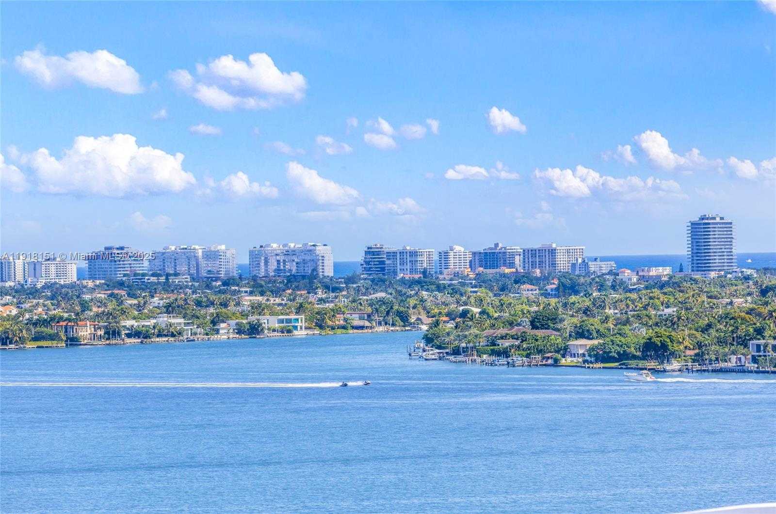 Small Image of 7900 HARBOR ISLAND DR #PH8, North Bay Village Number 31