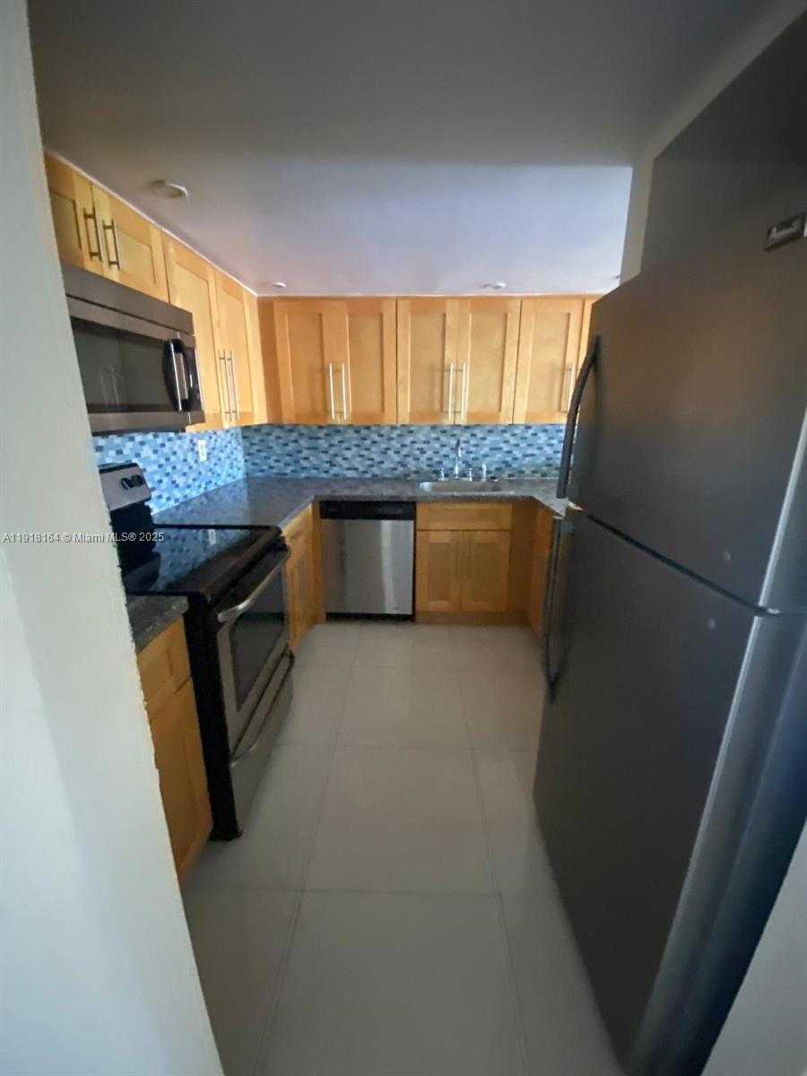 Small Image of 6970 NORTH WEST 186TH ST #3-410, Hialeah Number 5