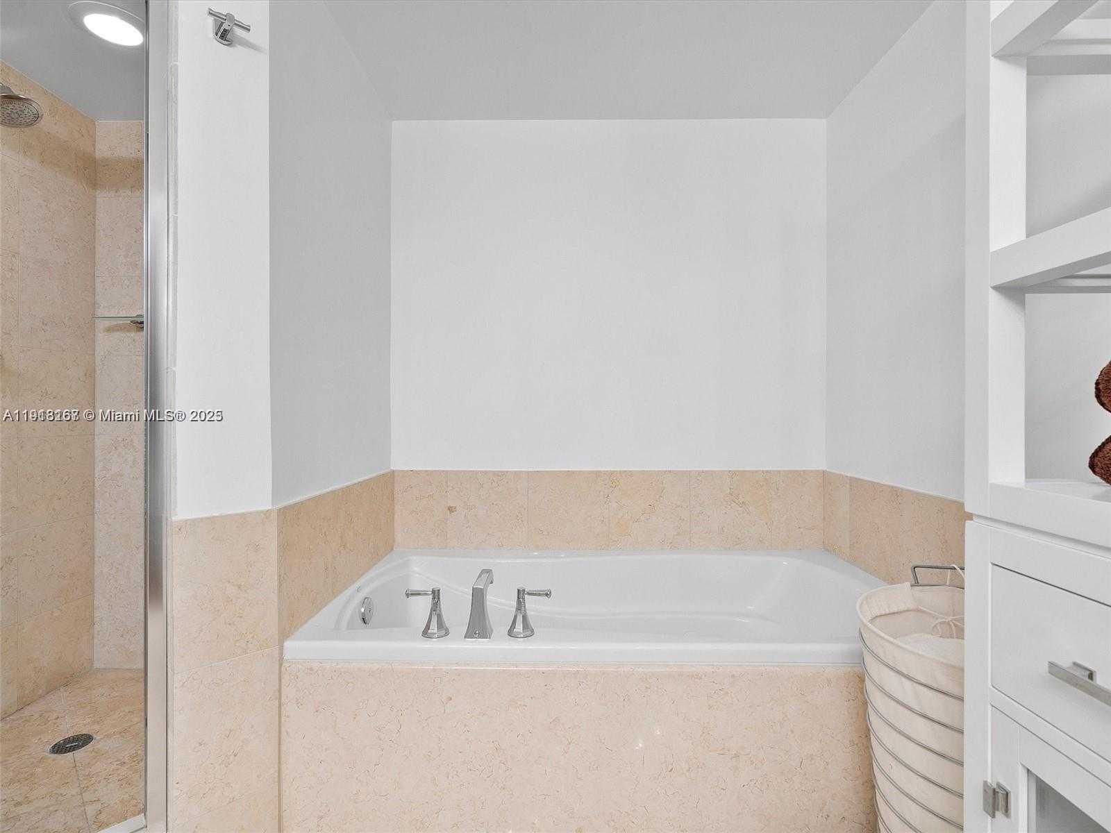 Small Image of 20000 EAST COUNTRY CLUB DR #1102, Aventura Number 21