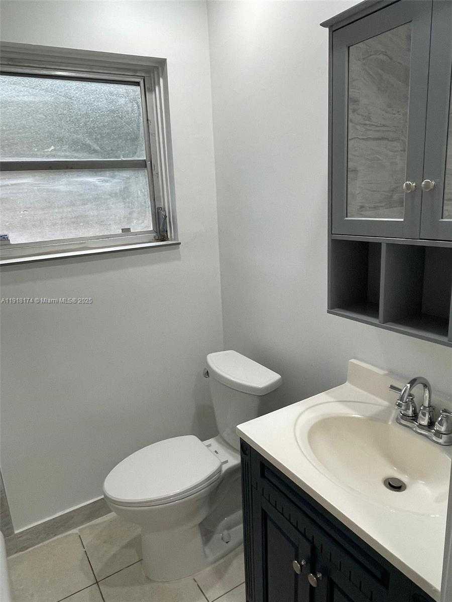 Small Image of 846 SOUTH WEST 10TH ST #1, Fort Lauderdale Number 15