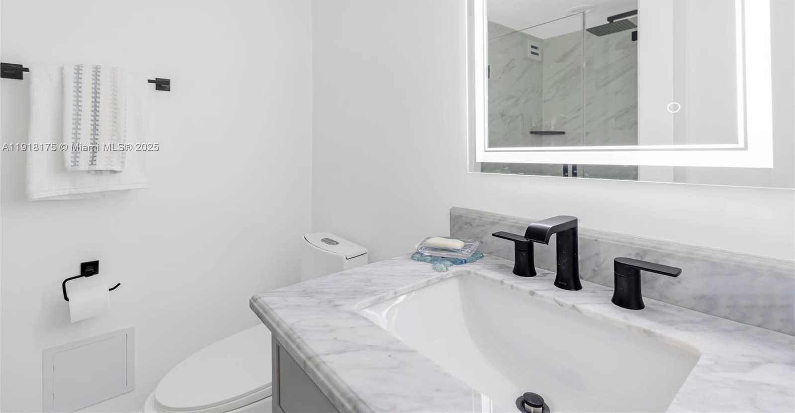 Small Image of 5600 COLLINS AVE #8Y, Miami Beach Number 13