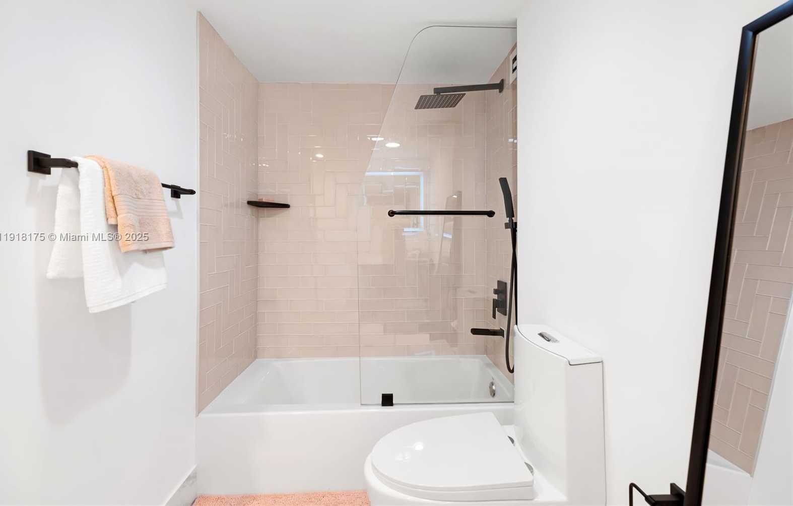 Small Image of 5600 COLLINS AVE #8Y, Miami Beach Number 16