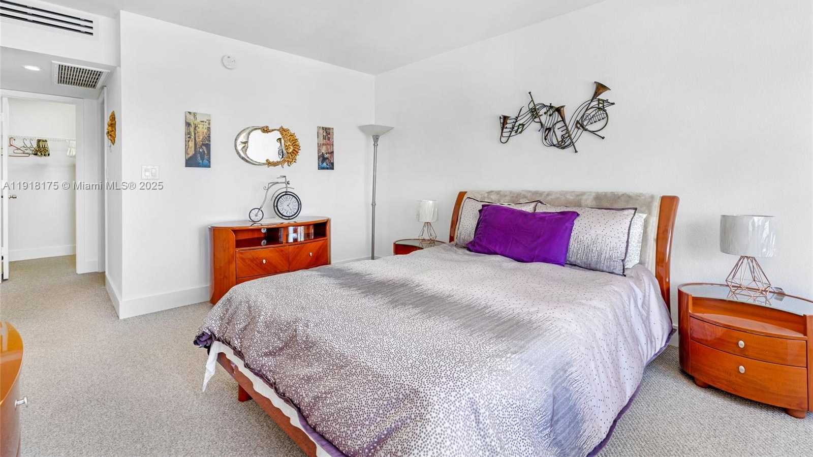 Small Image of 5600 COLLINS AVE #8Y, Miami Beach Number 20