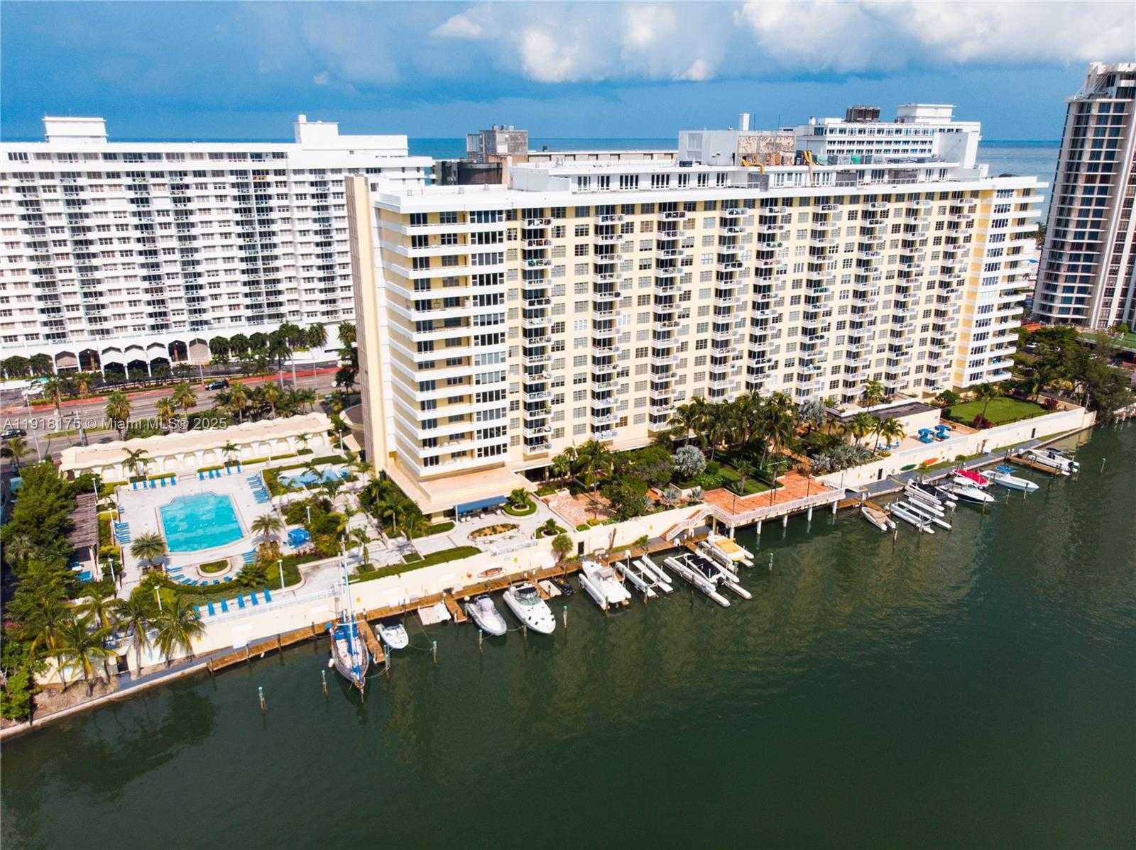 Small Image of 5600 COLLINS AVE #8Y, Miami Beach Number 33