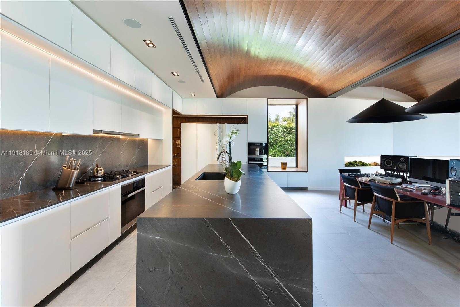 Small Image of 8055 NOREMAC AVE, Miami Beach Number 22