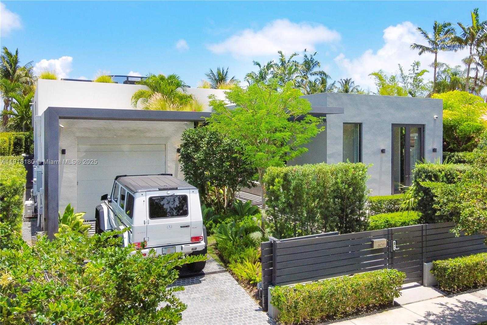 Small Image of 8055 NOREMAC AVE, Miami Beach Number 34