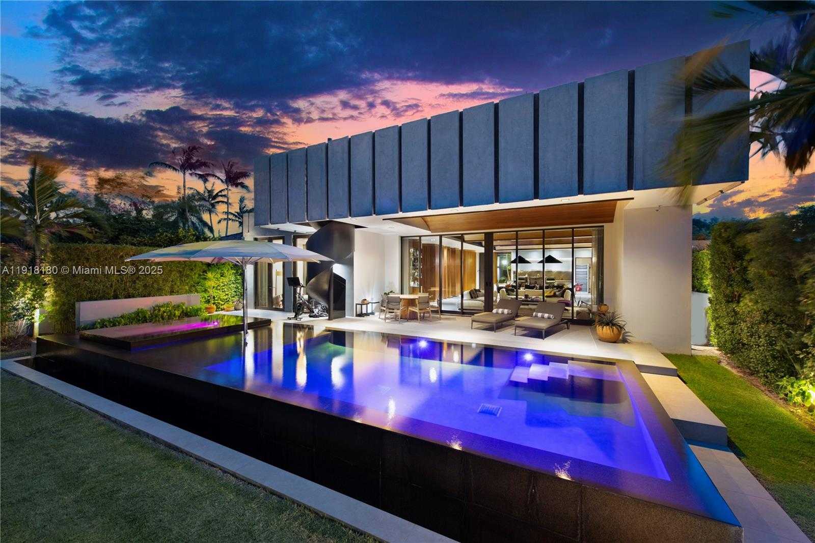 Small Image of 8055 NOREMAC AVE, Miami Beach Number 42