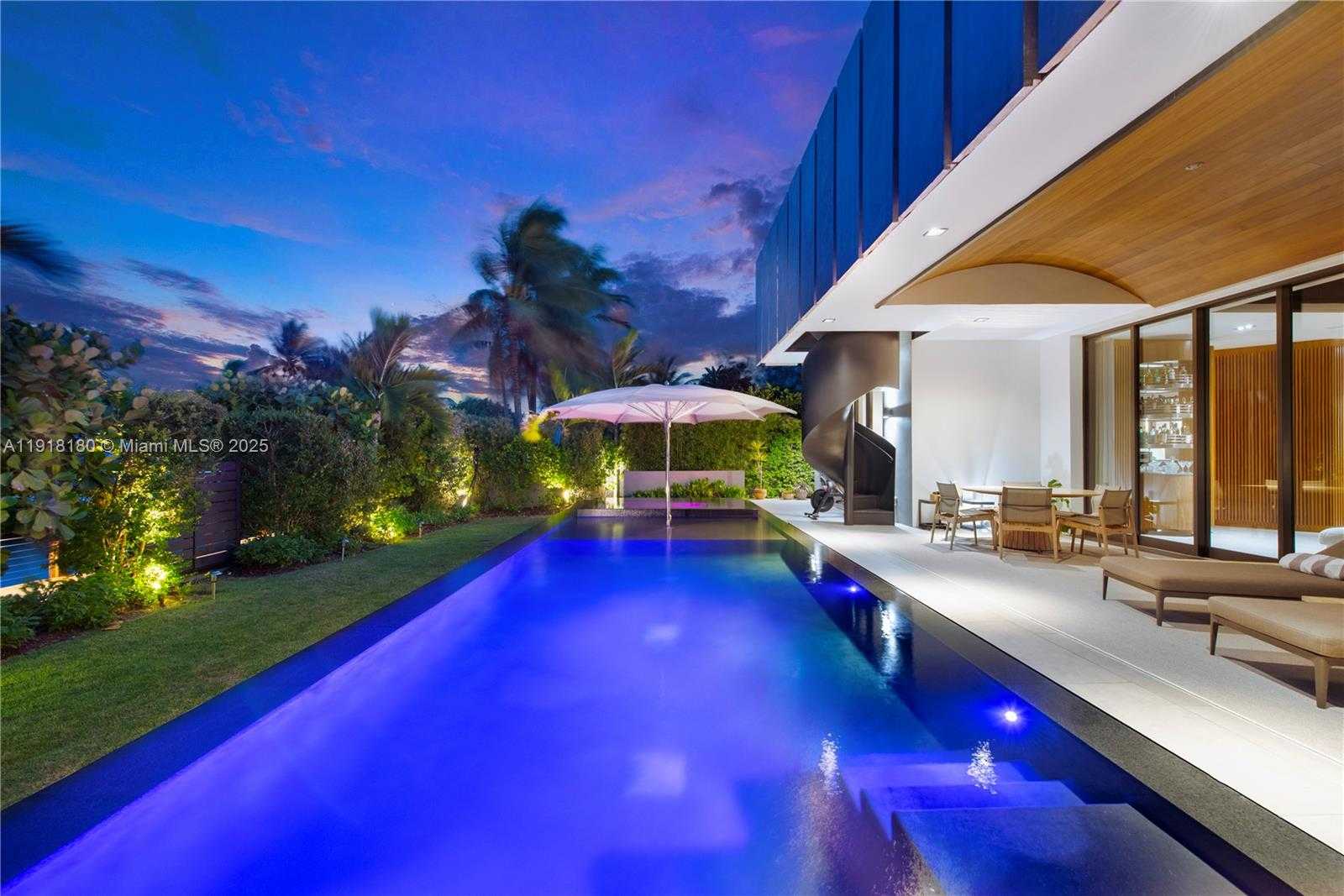 Small Image of 8055 NOREMAC AVE, Miami Beach Number 44