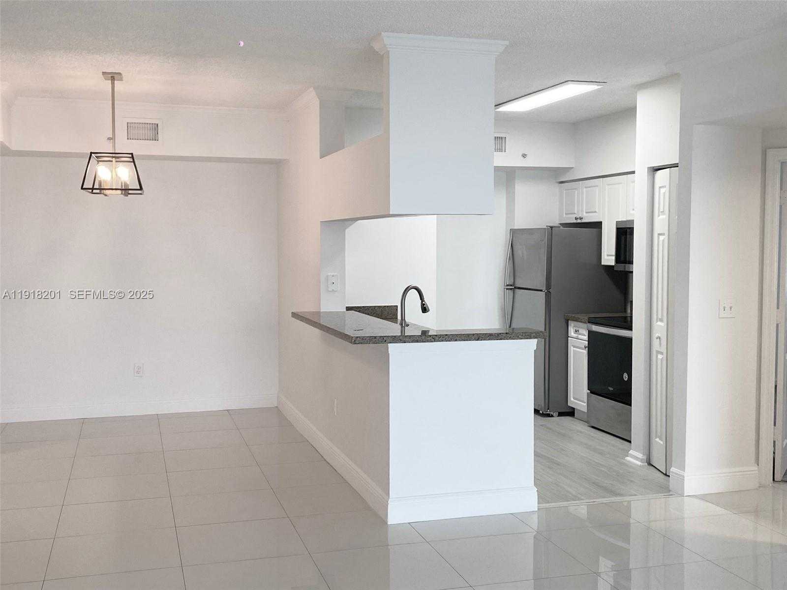 Small Image of 17100 NORTH BAY RD #1604, Sunny Isles Beach Number 9