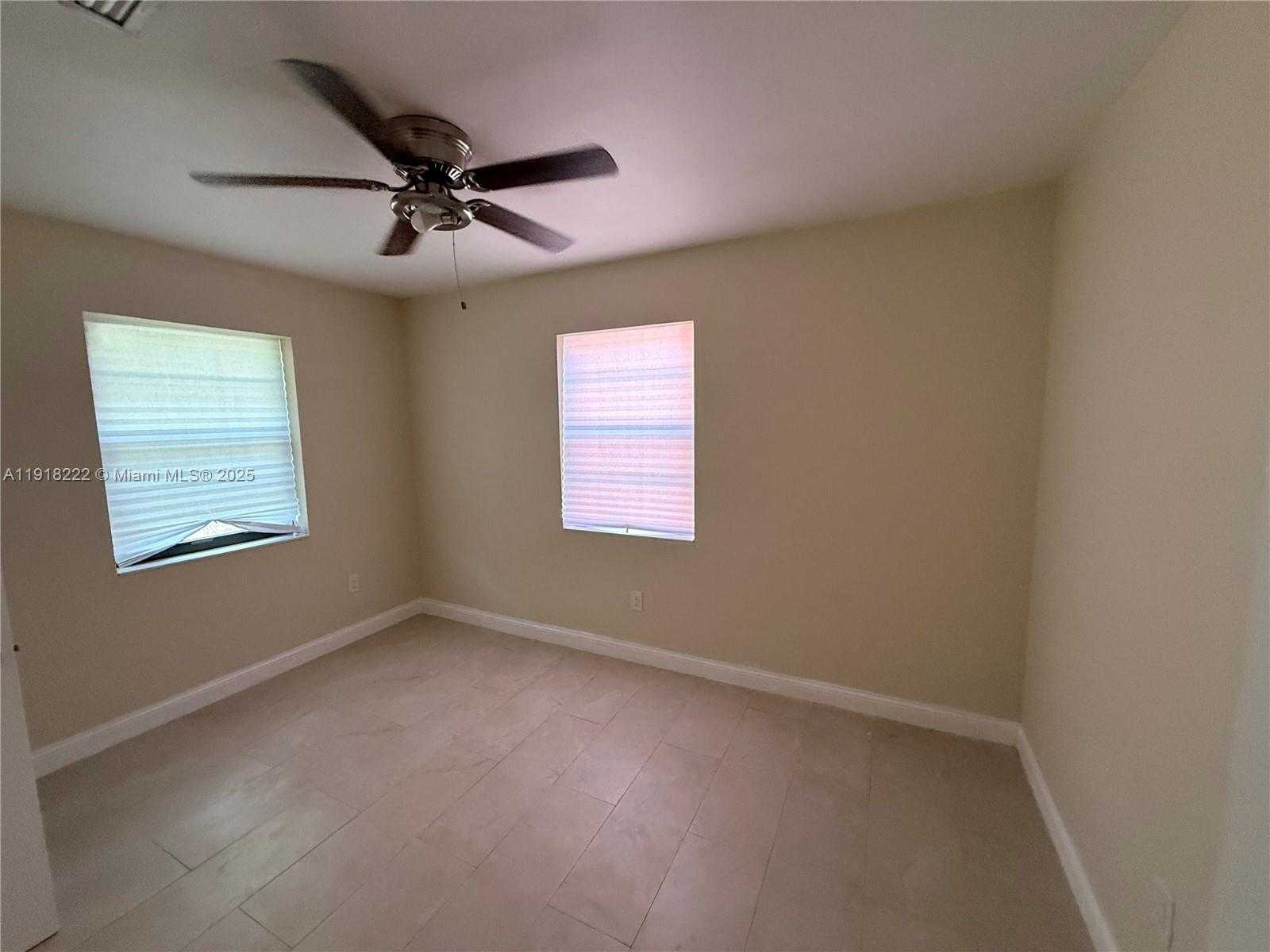 Small Image of Miami Number 6