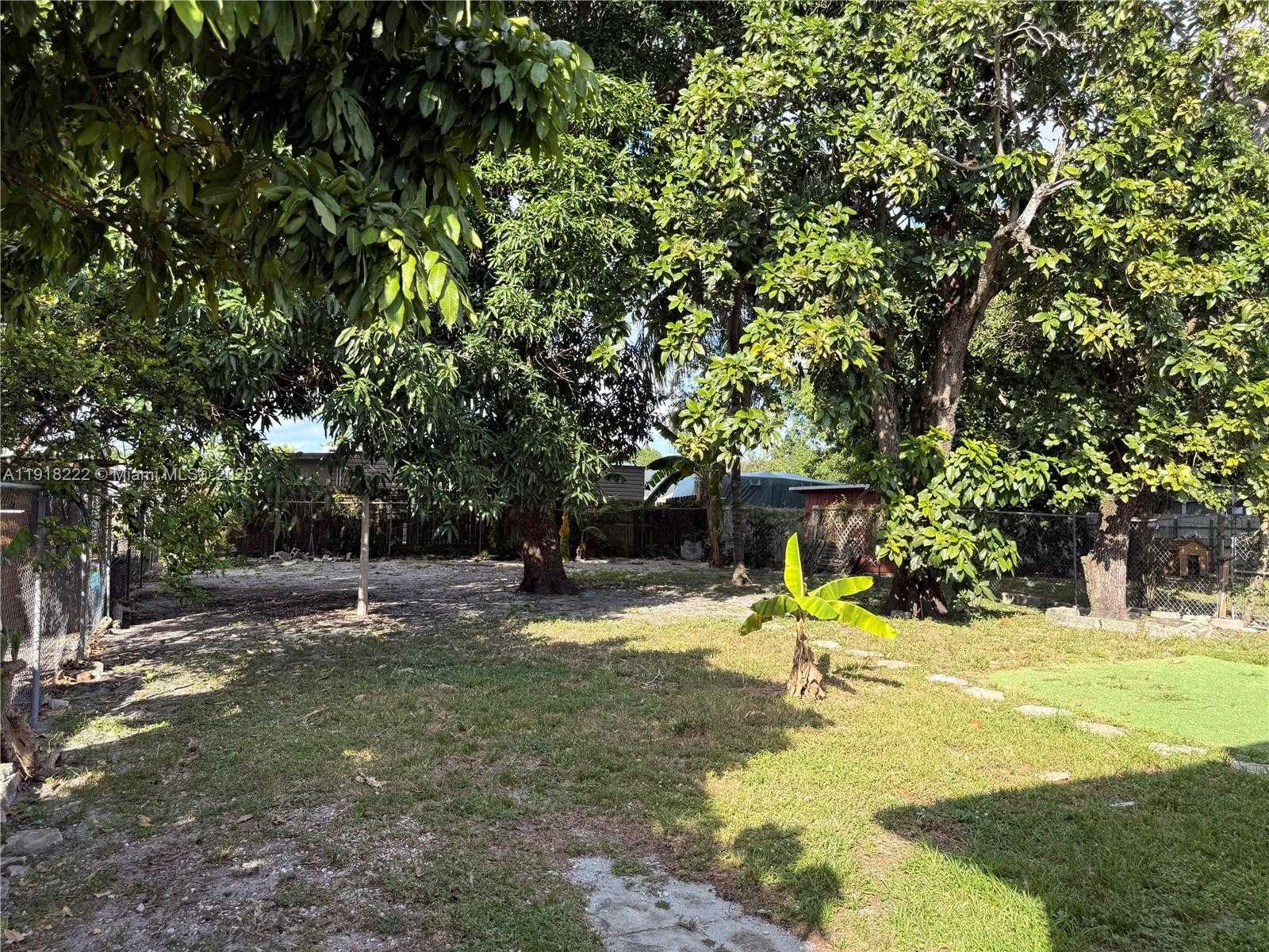 Small Image of Miami Number 9