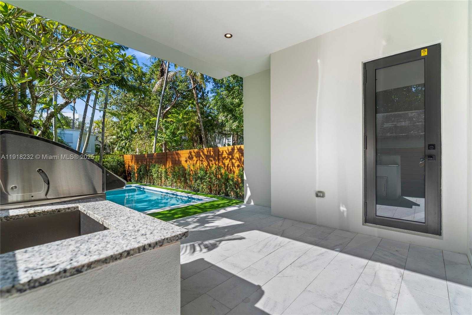 Small Image of 3026 AVIATION AVE #1, Miami Number 6