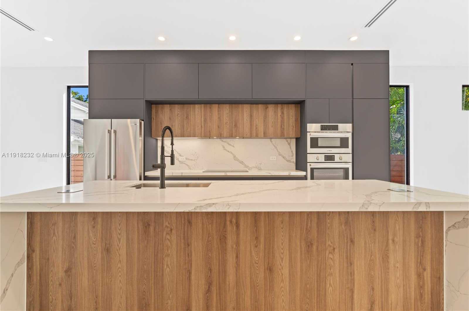 Small Image of 3026 AVIATION AVE #1, Miami Number 9