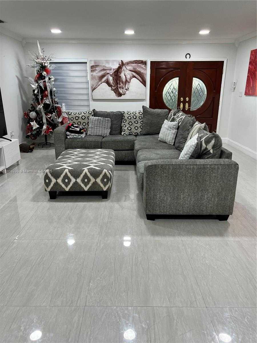 Small Image of 6284 SOUTH WEST 26TH ST, Miami Number 16