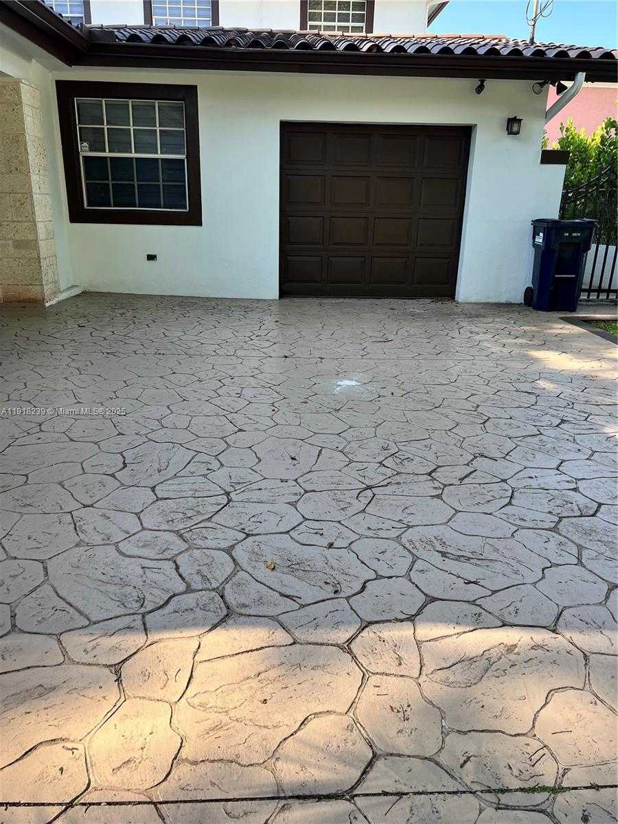 Small Image of 6284 SOUTH WEST 26TH ST, Miami Number 18