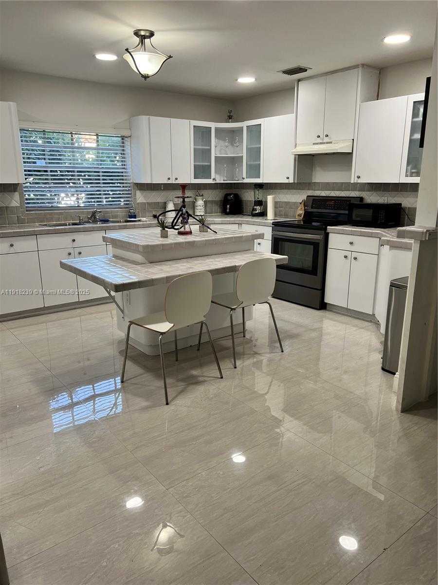 Small Image of 6284 SOUTH WEST 26TH ST, Miami Number 19