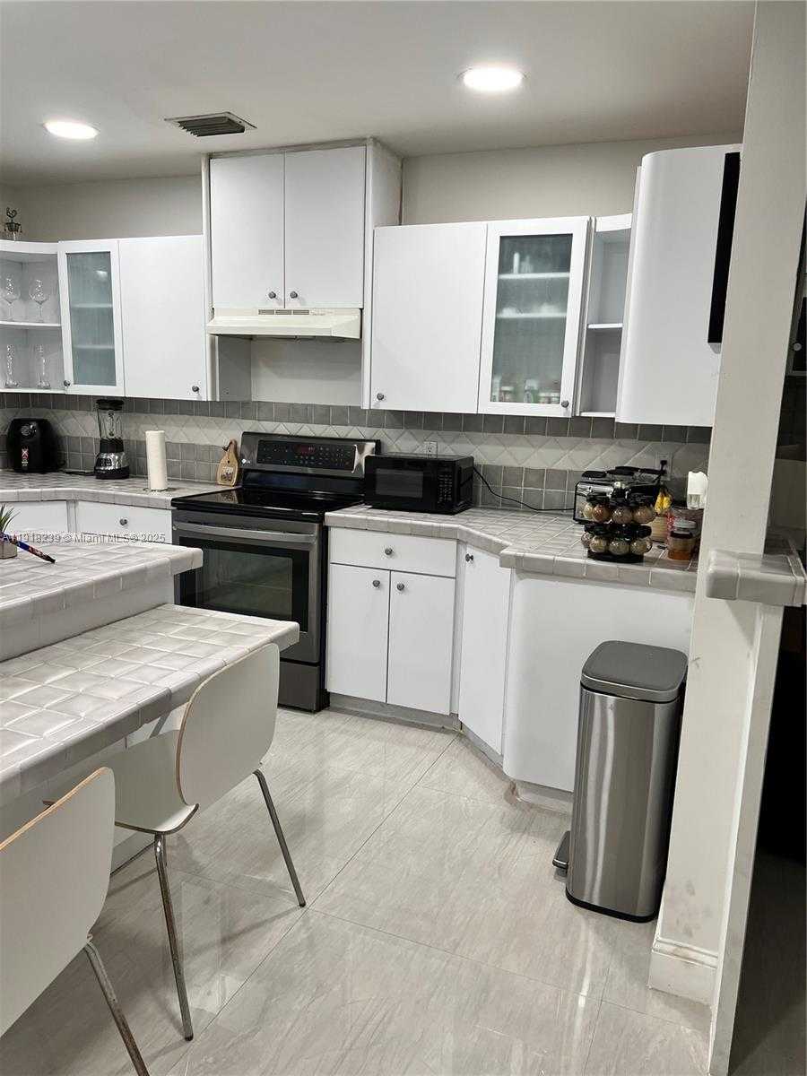 Small Image of 6284 SOUTH WEST 26TH ST, Miami Number 20