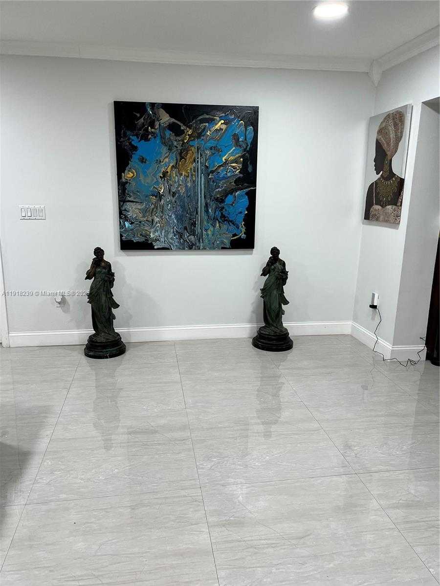 Small Image of 6284 SOUTH WEST 26TH ST, Miami Number 22