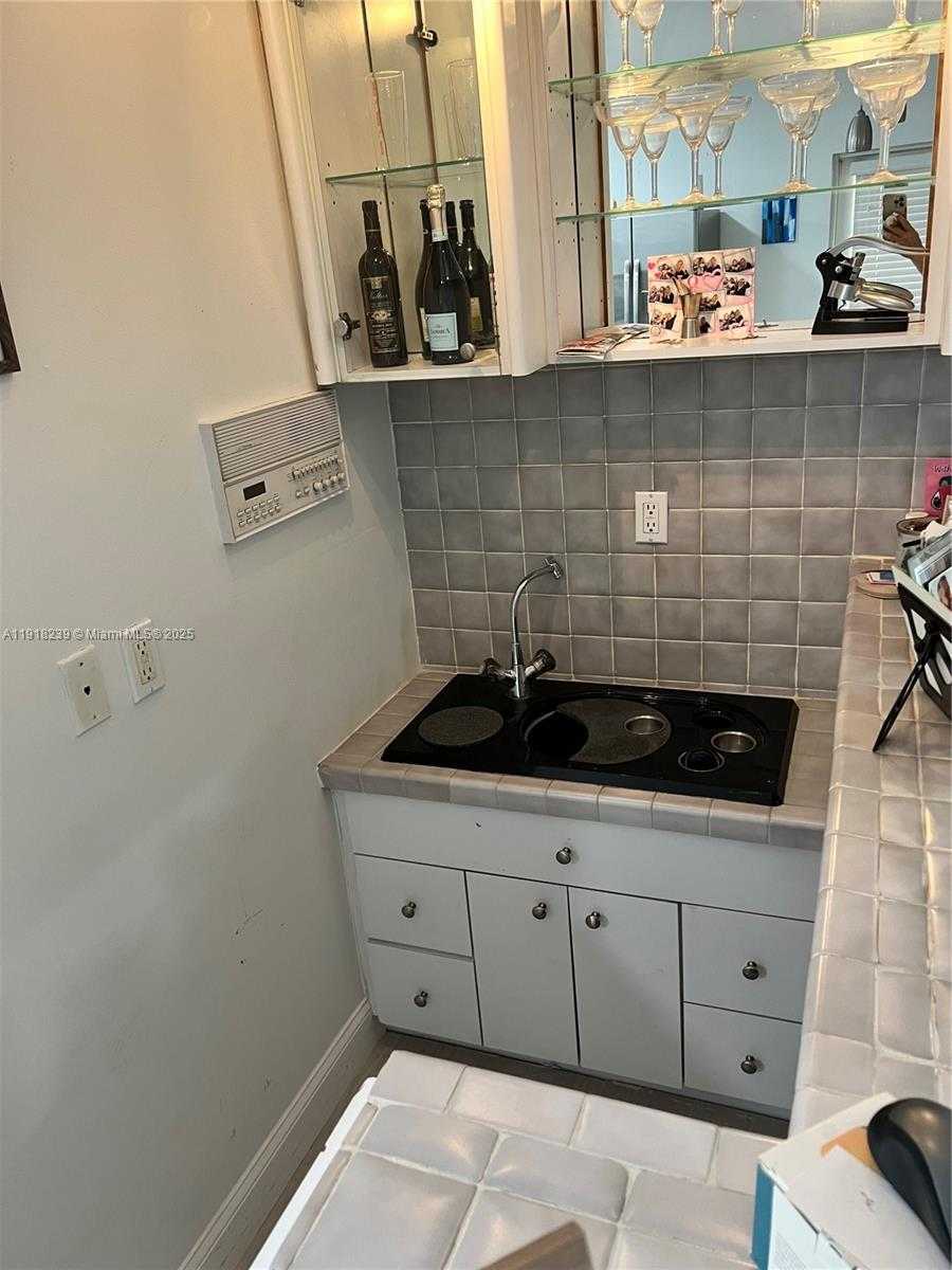 Small Image of 6284 SOUTH WEST 26TH ST, Miami Number 23