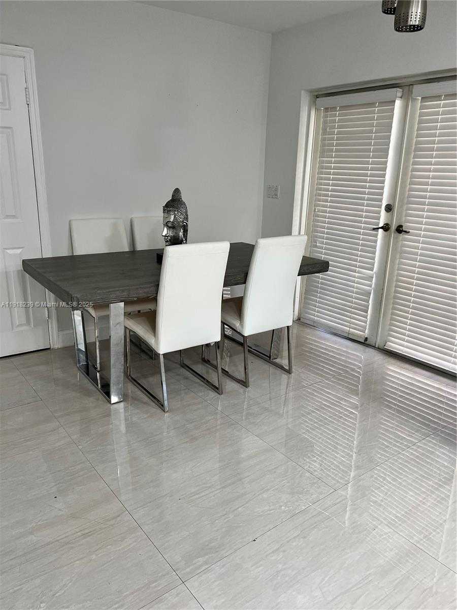 Small Image of 6284 SOUTH WEST 26TH ST, Miami Number 25