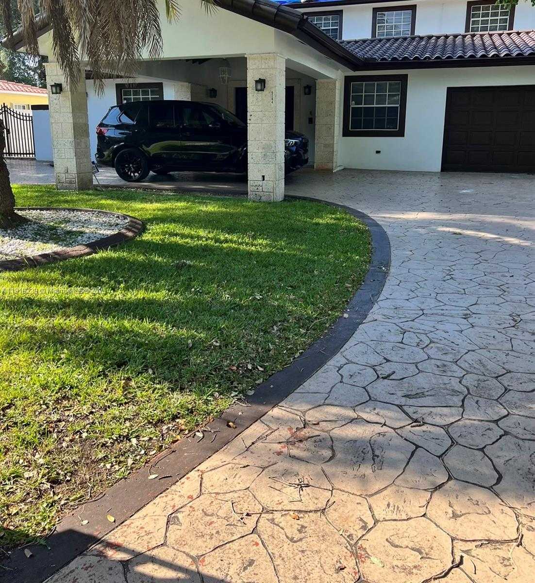 Small Image of 6284 SOUTH WEST 26TH ST, Miami Number 3