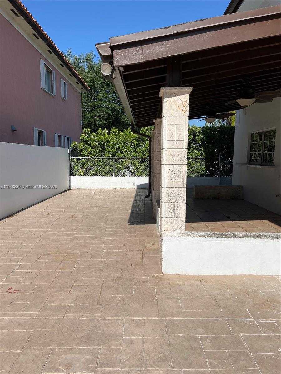 Small Image of 6284 SOUTH WEST 26TH ST, Miami Number 6