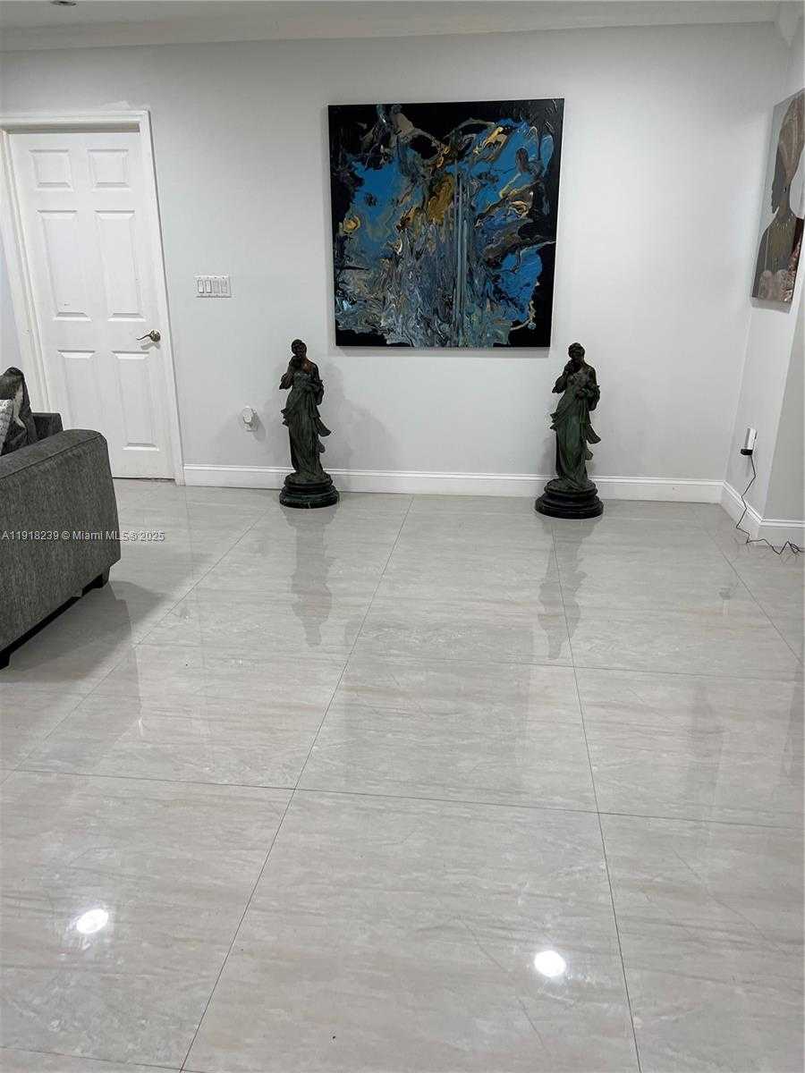 Small Image of 6284 SOUTH WEST 26TH ST, Miami Number 8