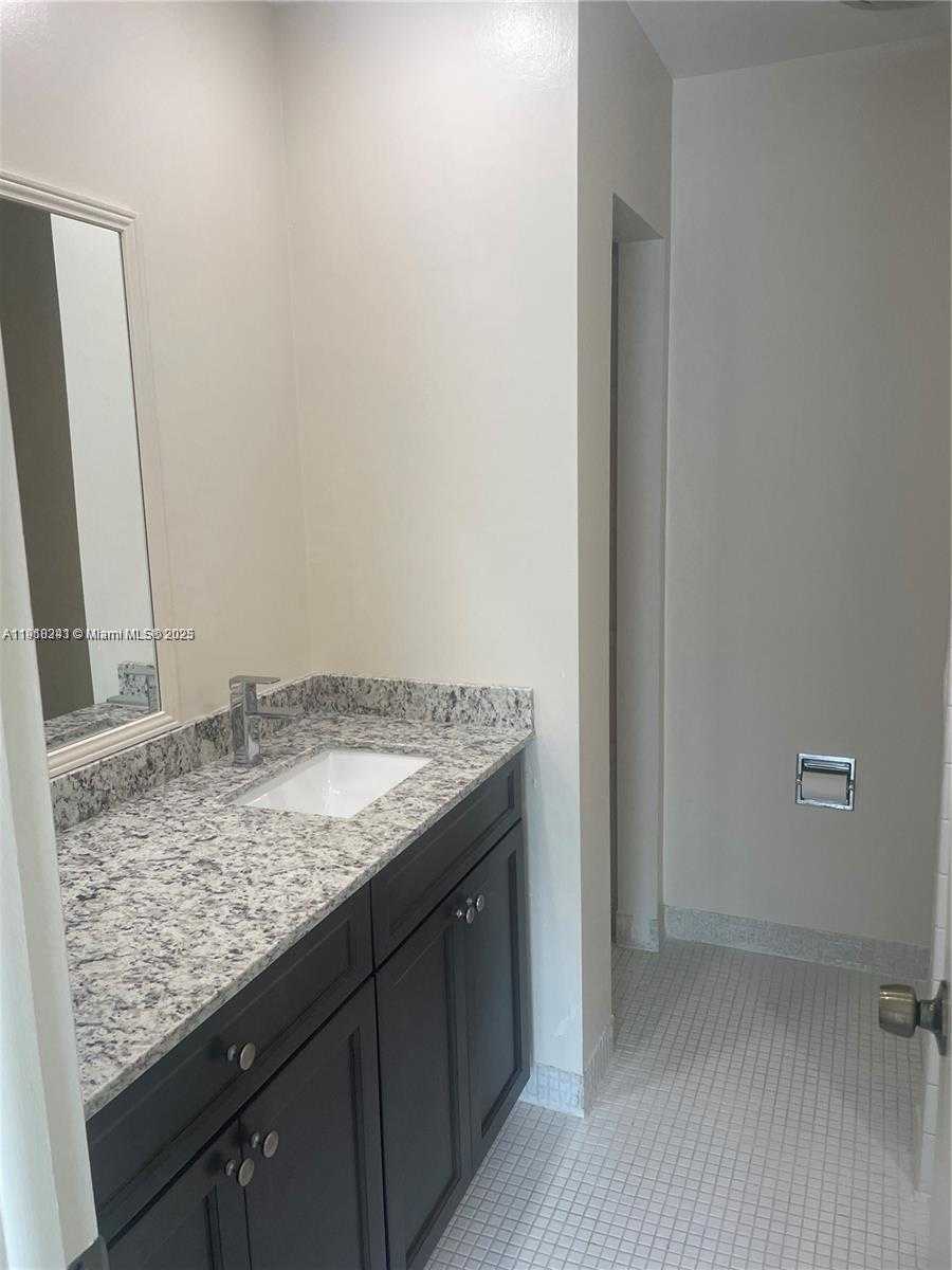 Small Image of 10784 NORTH KENDALL DR #D4, Miami Number 10