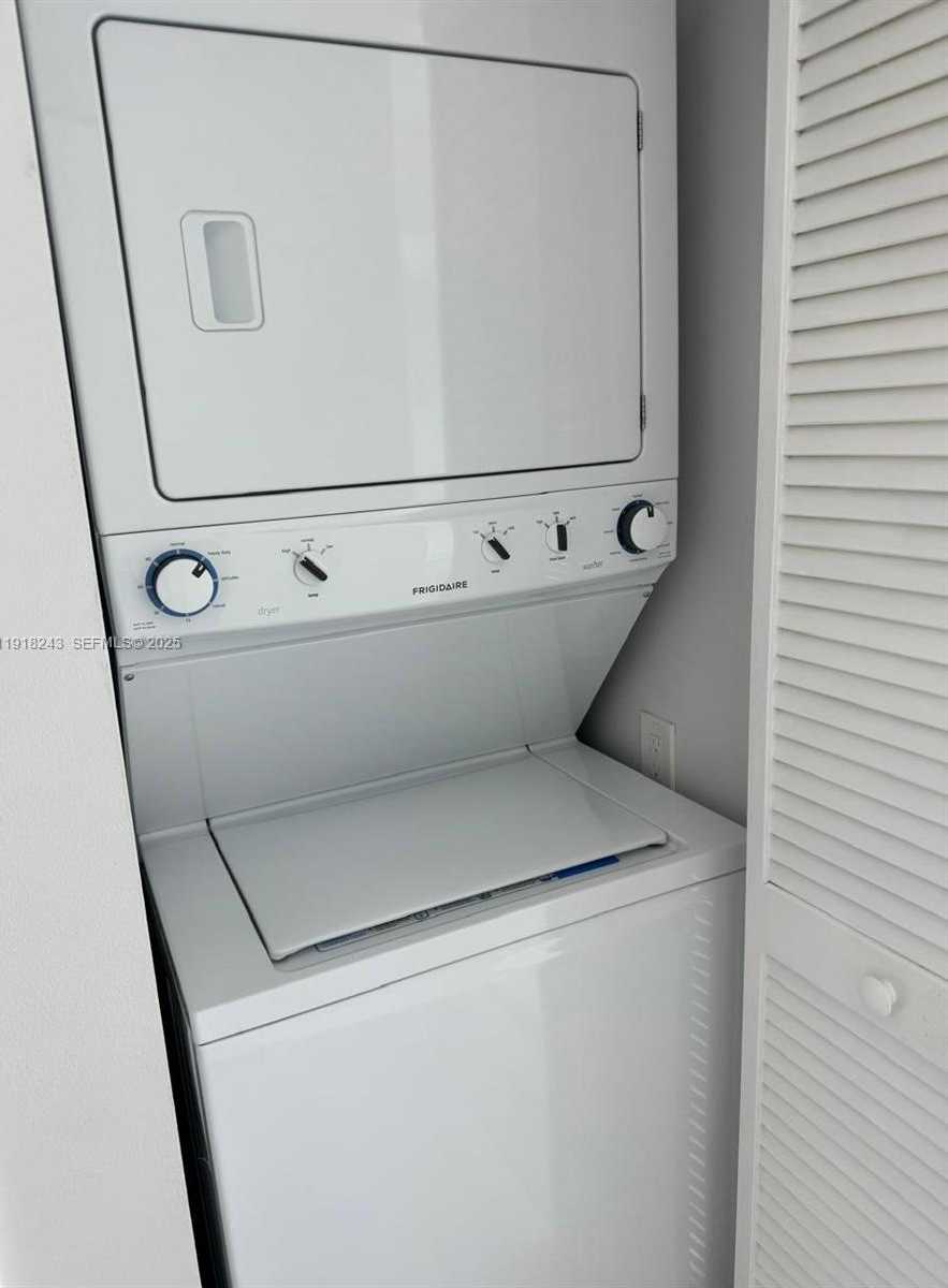 Small Image of 1300 PONCE DE LEON BLVD #510, Coral Gables Number 19