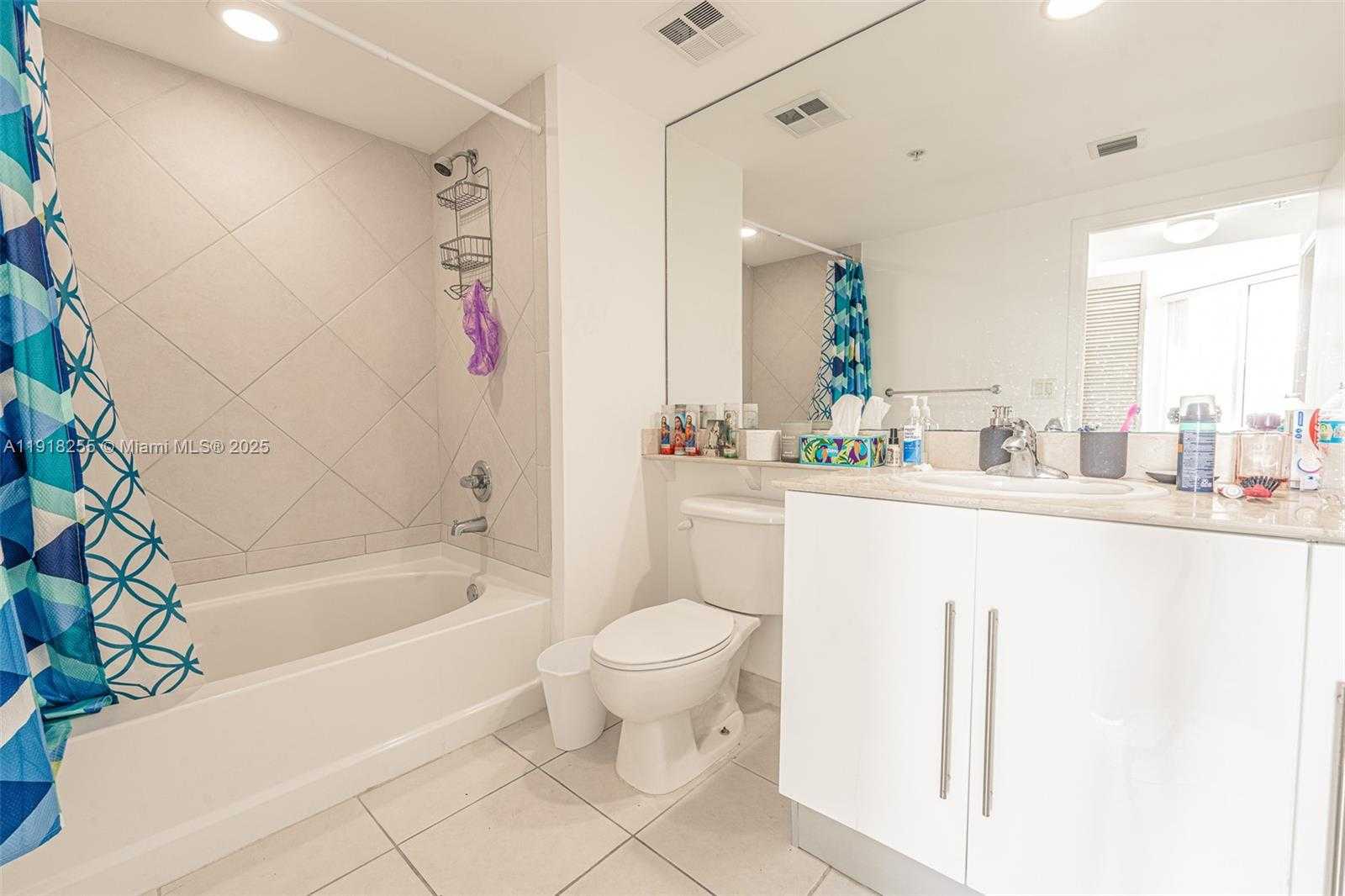 Small Image of 325 SOUTH BISCAYNE BLVD #719, Miami Number 11