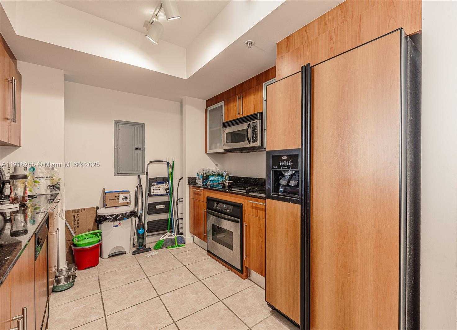 Small Image of 325 SOUTH BISCAYNE BLVD #719, Miami Number 19