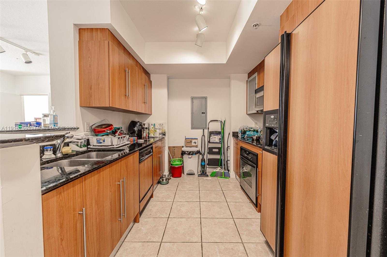 Small Image of 325 SOUTH BISCAYNE BLVD #719, Miami Number 20