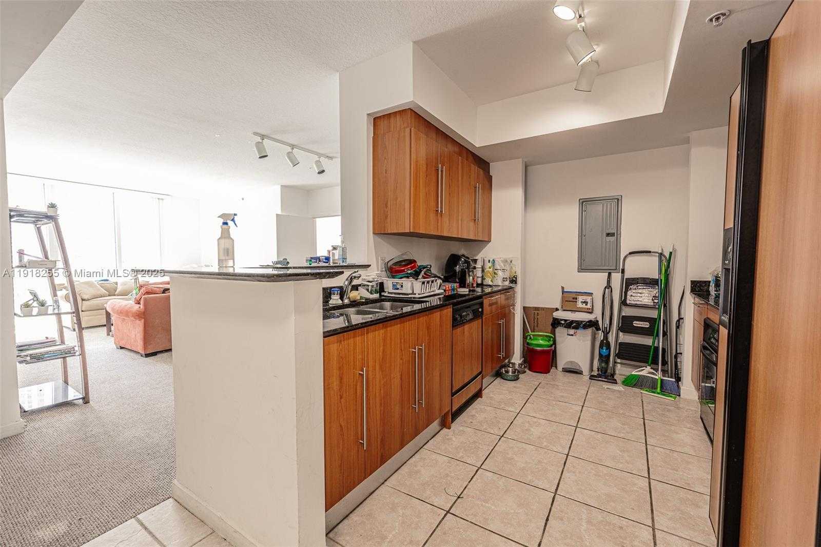 Small Image of 325 SOUTH BISCAYNE BLVD #719, Miami Number 21