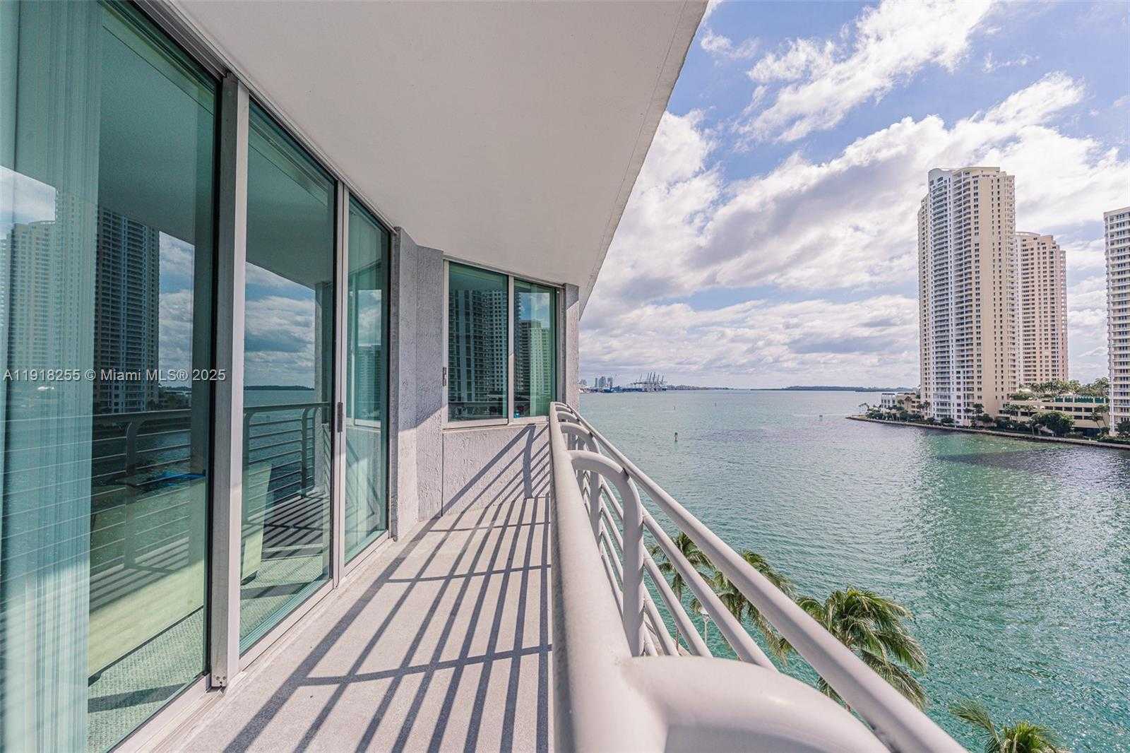 Small Image of 325 SOUTH BISCAYNE BLVD #719, Miami Number 3