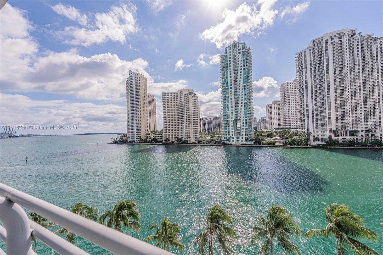 Small Image of 325 SOUTH BISCAYNE BLVD #719, Miami Number 4