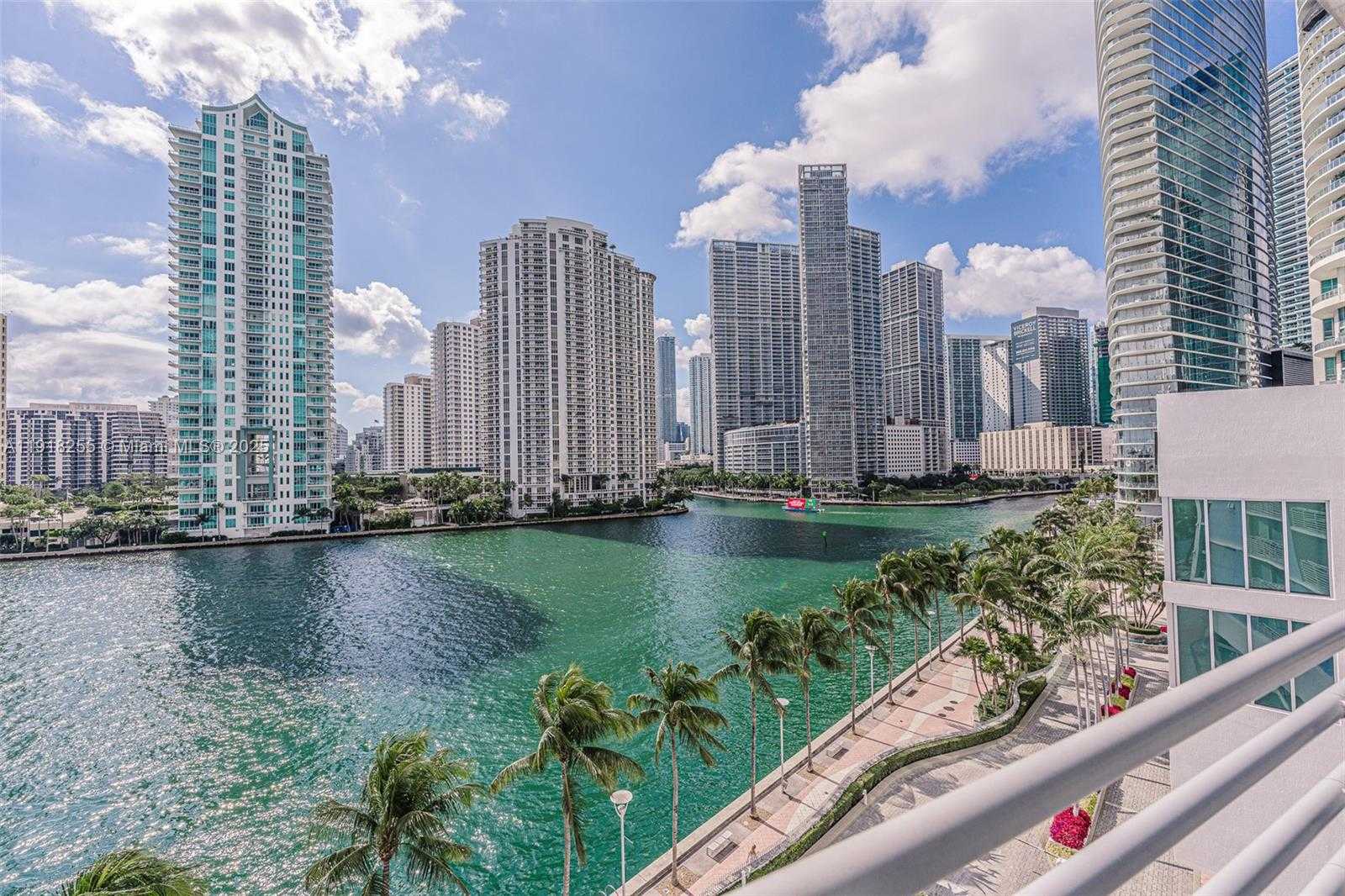 Small Image of 325 SOUTH BISCAYNE BLVD #719, Miami Number 5