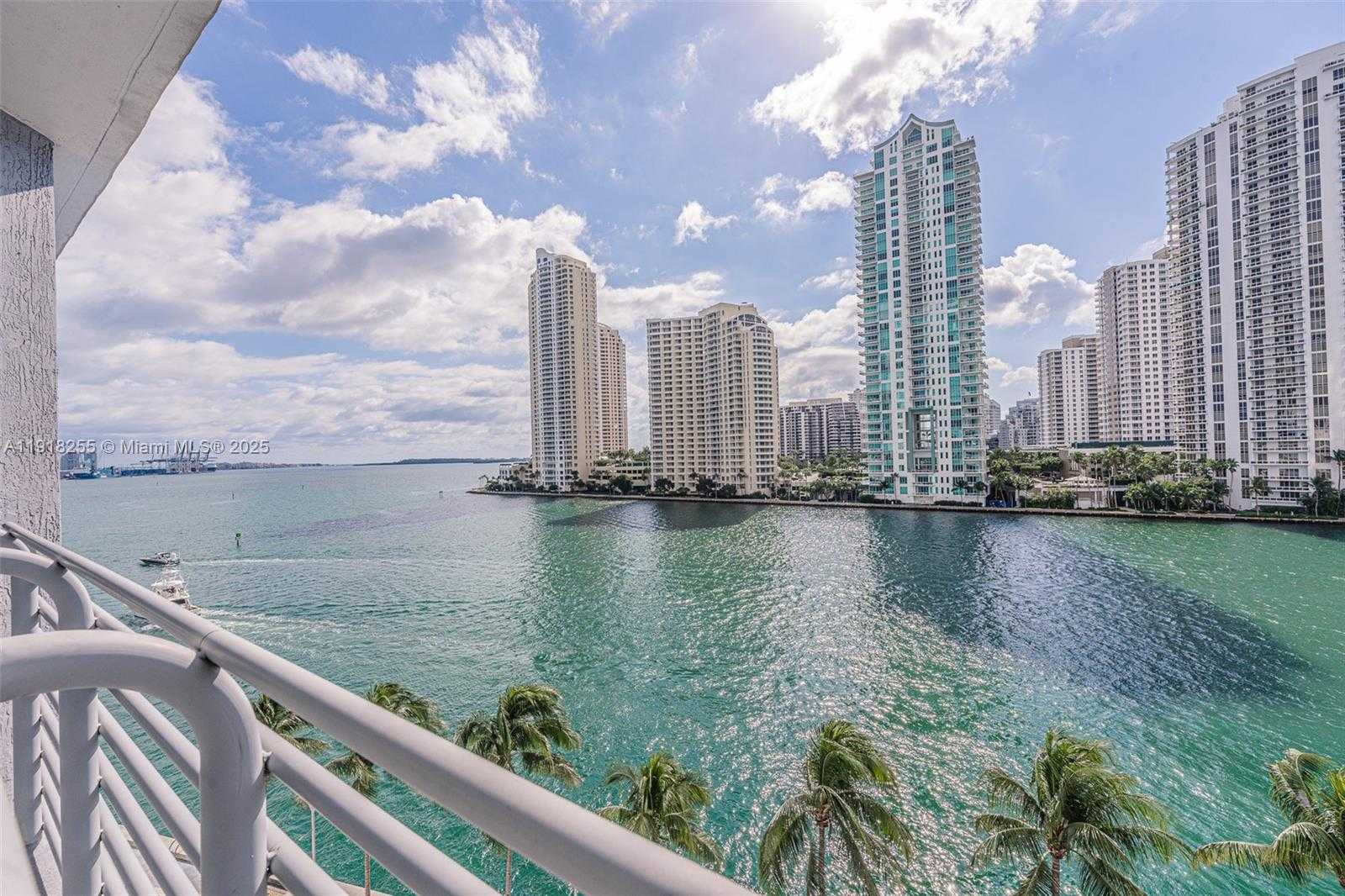 Small Image of 325 SOUTH BISCAYNE BLVD #719, Miami Number 6