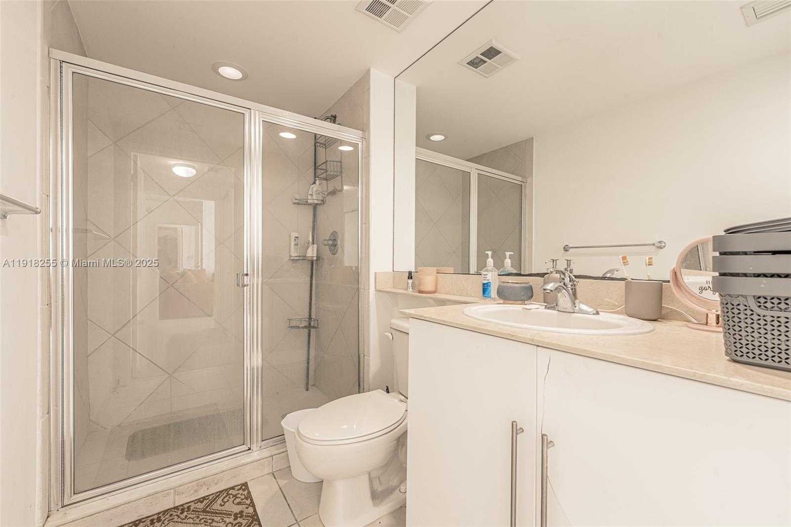 Small Image of 325 SOUTH BISCAYNE BLVD #719, Miami Number 8